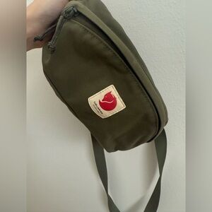 Fjallraven ulvo hip pack medium, green